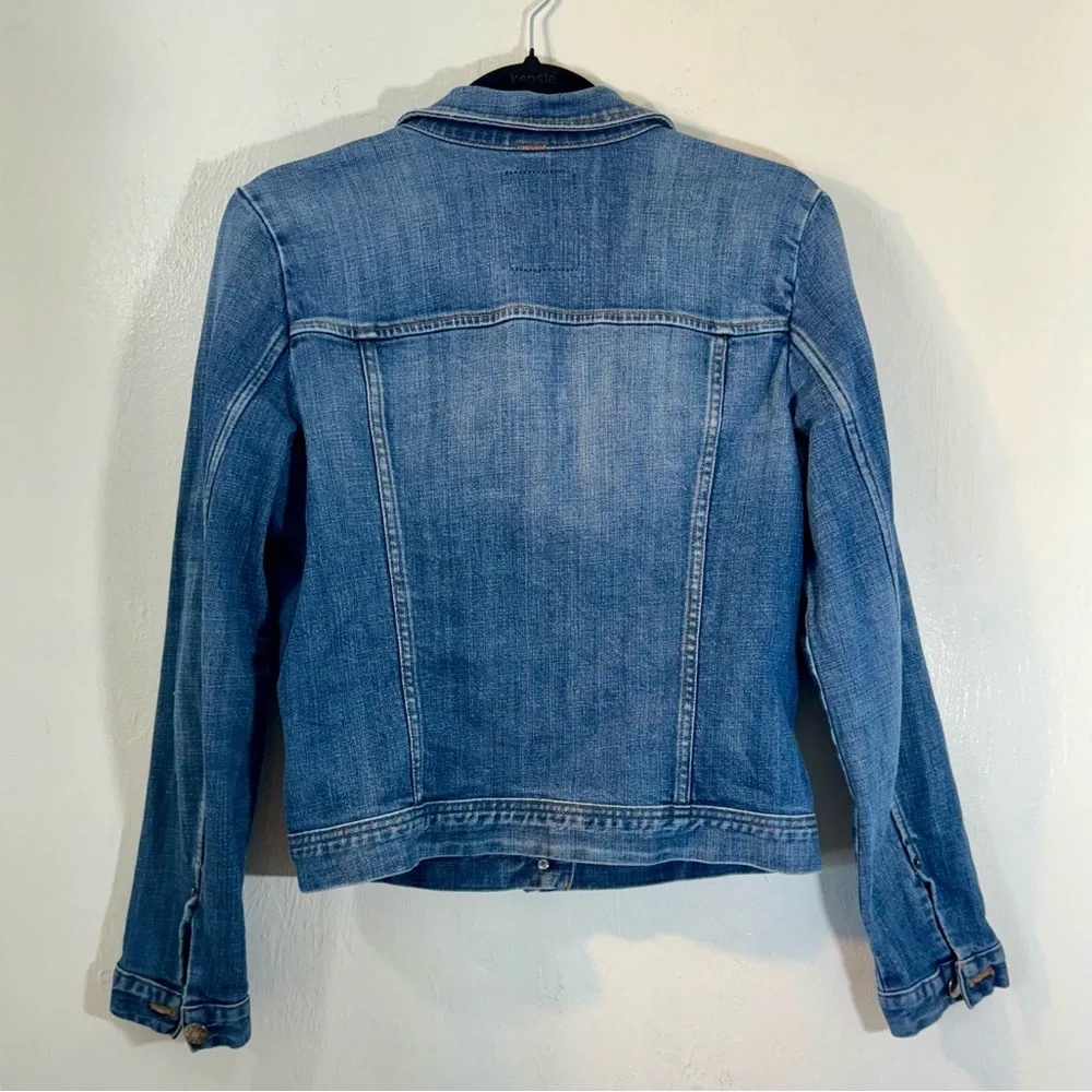J.Crew-denim 98% cotton 2% spandex med.wash jacket with 4 pockets.Size XS